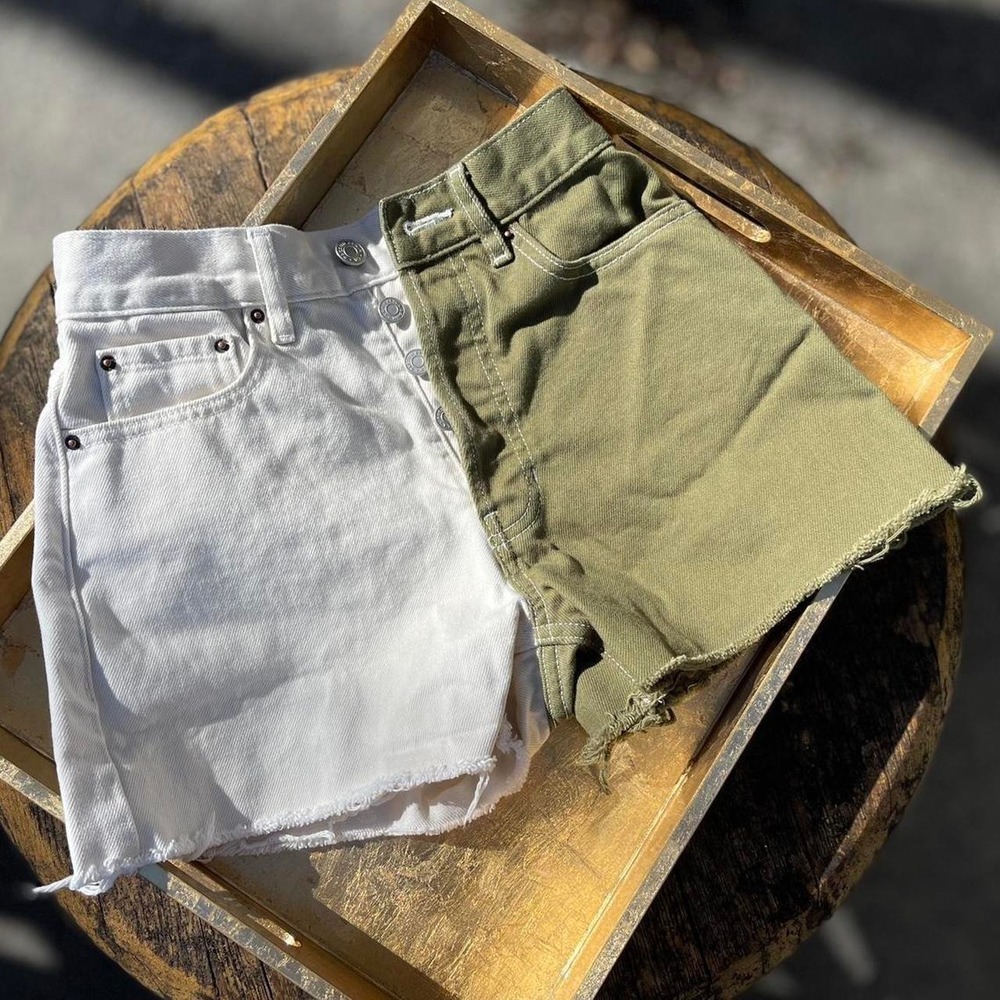 Pacsun Two Tone Green White Denim Shorts Jorts Raw Hem High Rise Boho Size 24